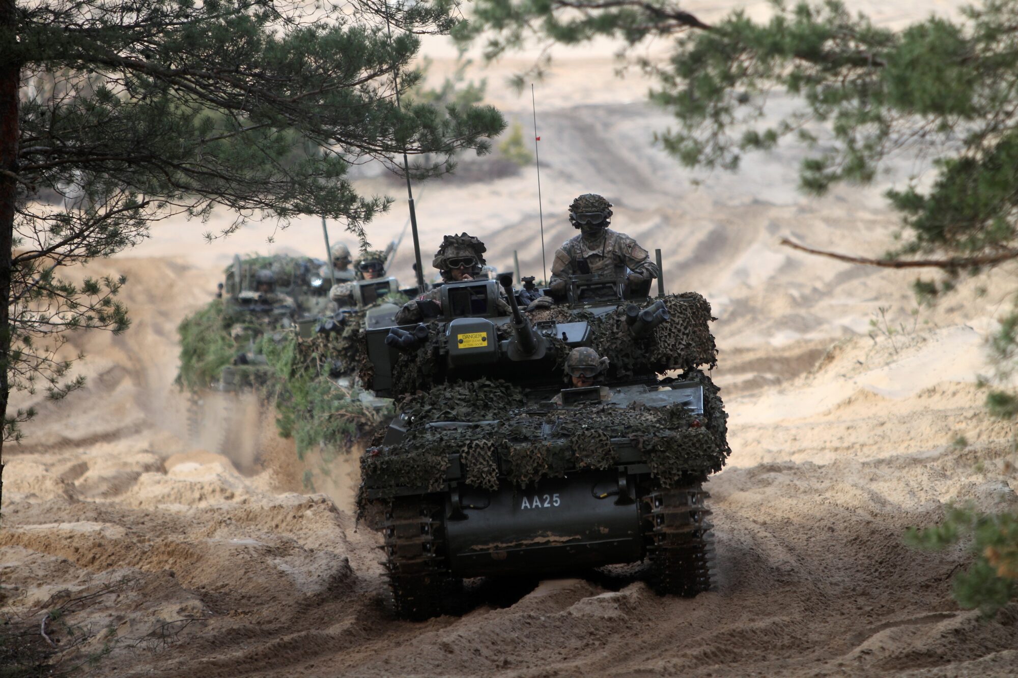 ÚJABB KÖZÖS PONT: MINDEN VISEGRÁDI ORSZÁG RAGASZKODIK A NATO-HOZ